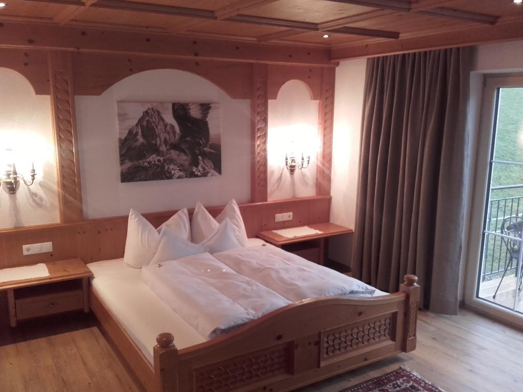 Tirol Appartement Haus Zillertal 齐勒河谷采尔 客房 照片