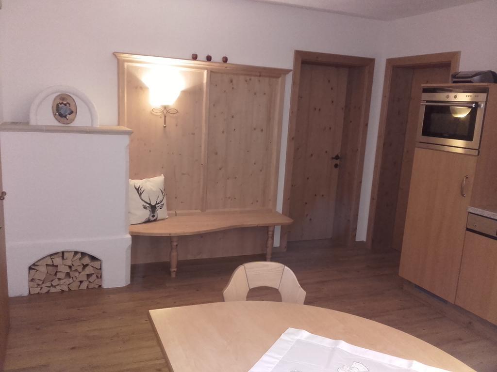 Tirol Appartement Haus Zillertal 齐勒河谷采尔 客房 照片